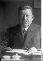 Der erste Reichspräsident der Weimarer Republik Friedrich Ebert (1871-1925) galt den einen als "Vertreter der kleinen Leute", den anderen als "Novemberverbrecher". 