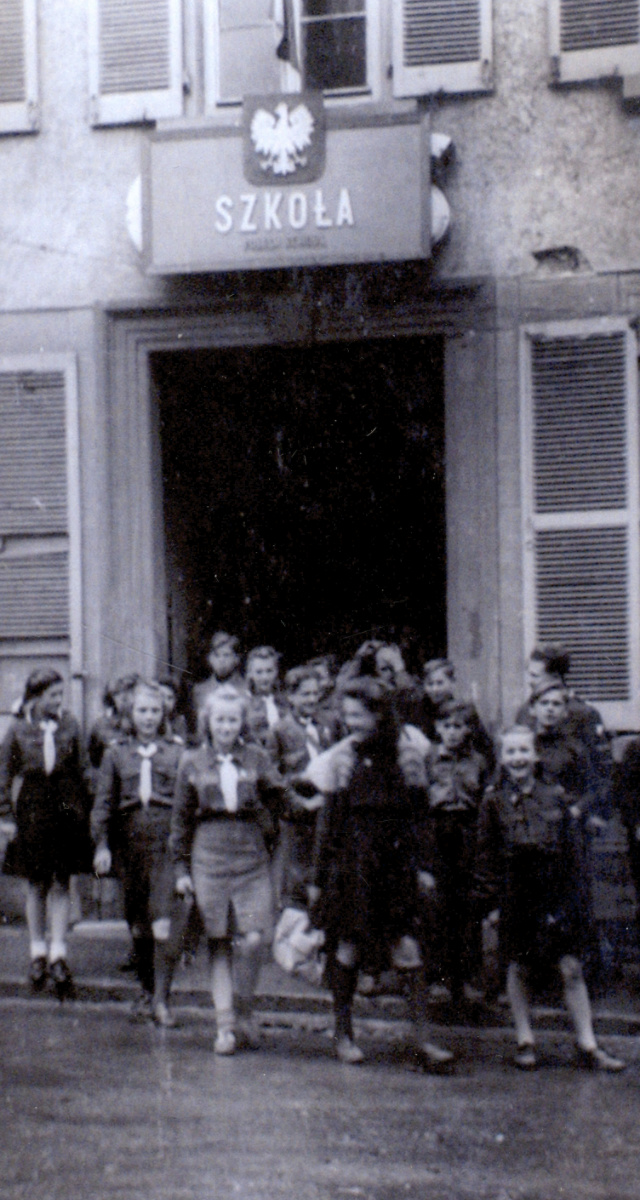 Die UNRRA kümmerte sich auch um die Bildung der DPs und ihrer Familien. Das Foto zeigt eine polnische Schule in Schwäbisch Hall (ca. 1946). [Stadtarchiv Schwäbisch Hall]