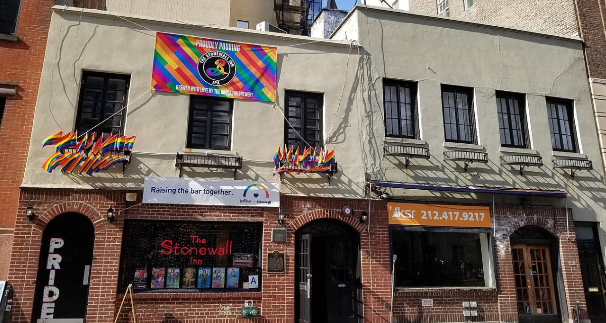 Das Stonewall Inn in der Christopher Street, New York im Jahr 2019. (© Wikimedia Commons, CC BY-SA 4.0)