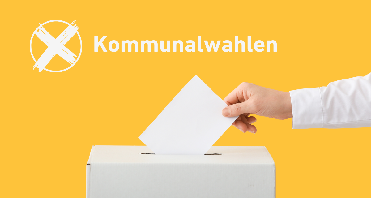 Person wirft Wahlschein in Wahlurne mit Titel „Kommunalwahlen“. Grafik: Lpb BW 